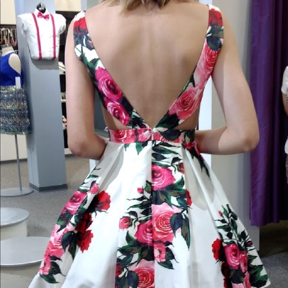 HOCO DRESS! - Picture 2 of 4